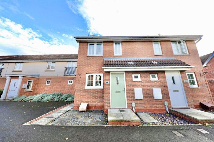 2 Bedroom Semi-Detached House For Sale In Pasture View, Kingswood, Hull, HU7