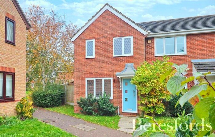 3 Bedroom End Of Terrace House To Rent In Blacksmith Close, Springfield, CM1