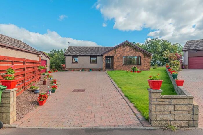 3 Bedroom Bungalow For Sale In Carmichael Place, Coalsnaughton, Tillicoultry, FK13