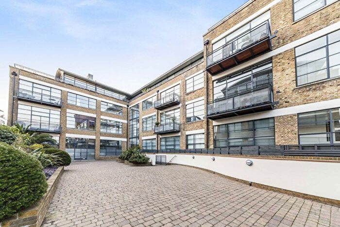 3 Bedroom Flat To Rent In Evershed Walk, London, W4