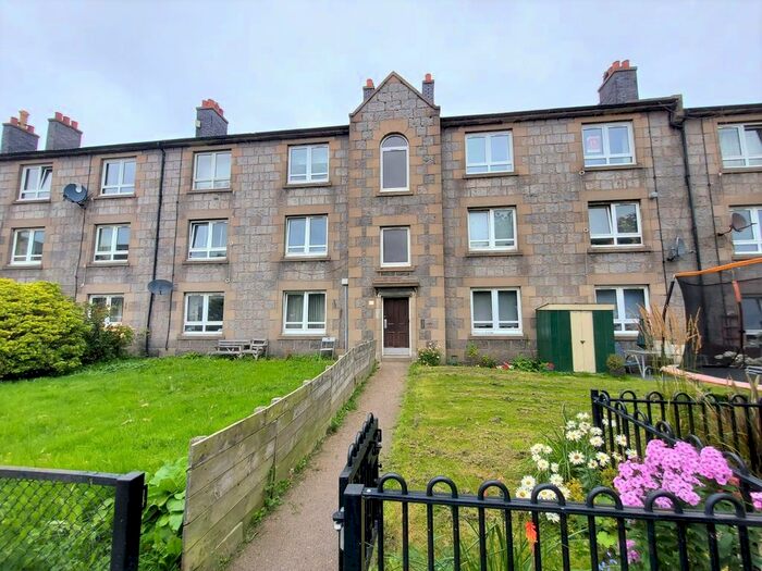 2 Bedroom Flat To Rent In School Road, Aberdeen, AB24