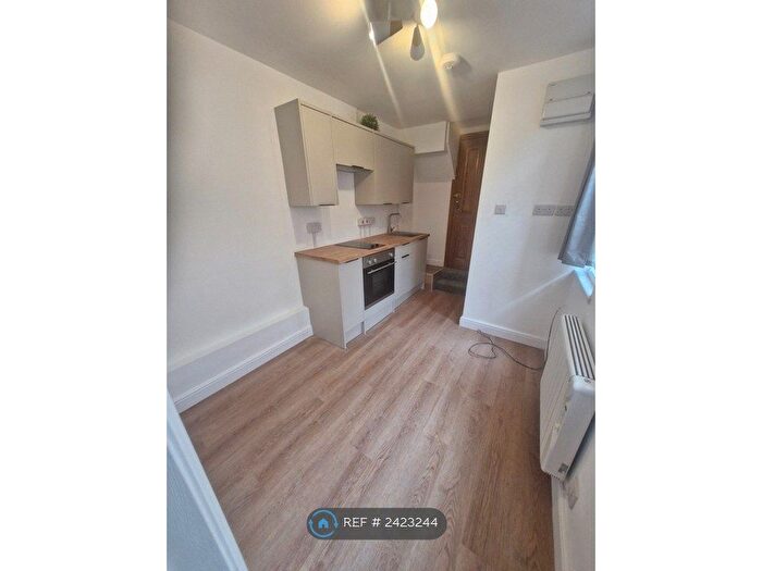 Studio To Rent In Chancery Lane, Cardiff, CF11