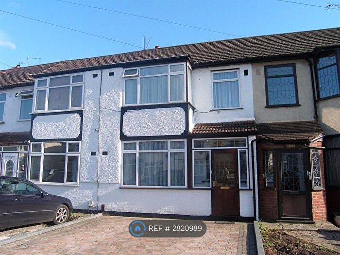 3 Bedroom Terraced House To Rent In Amery Gardens, Romford, RM2