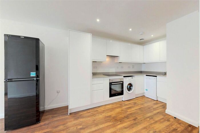 1 Bedroom Flat To Rent In Grand Union House, Slough, SL2