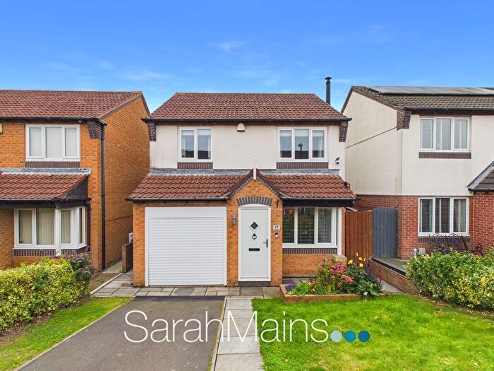 3 Bedroom Detached House For Sale In Whernside Close, Washington, NE37