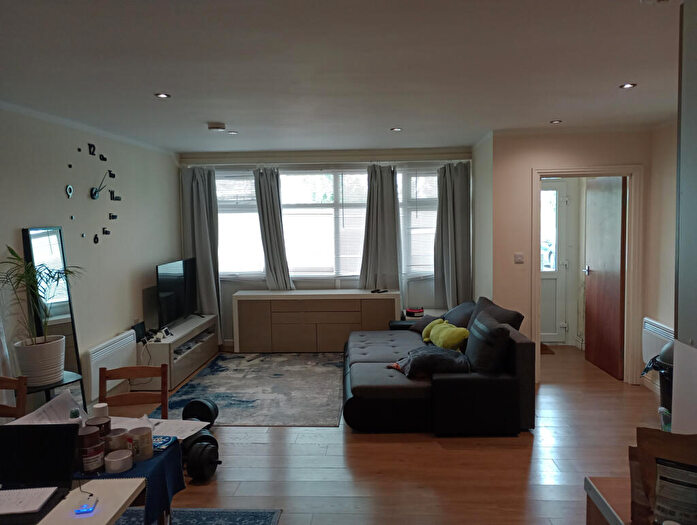 2 Bedroom Flat To Rent In Fane Drive, Berinsfield, OX10