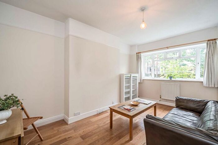 1 Bedroom Flat To Rent In Clapham Road, London, SW9