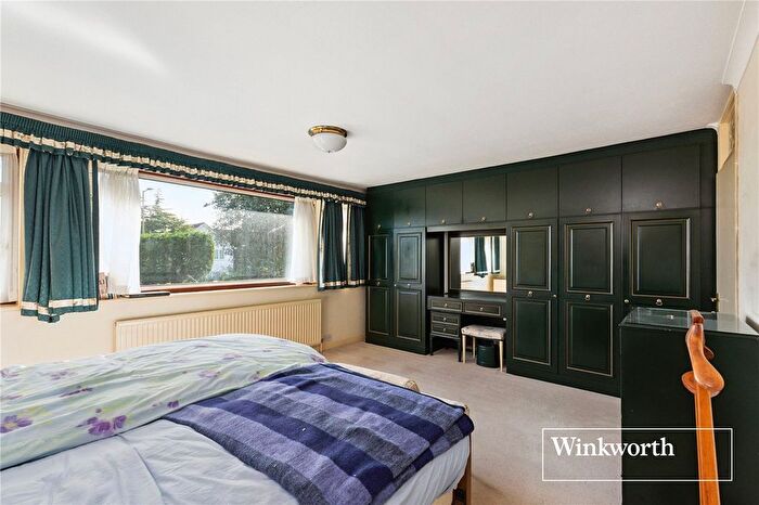 3 Bedroom Detached House For Sale In Deacons Hill Road, Elstree, Borehamwood, Hertfordshire, WD6