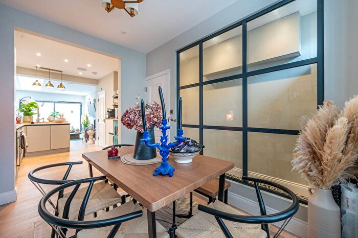 3 Bedroom Terraced House For Sale In Glenavon Road, Stratford, London, E15