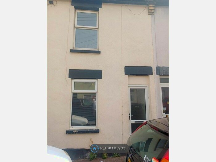 3 Bedroom Terraced House To Rent In Grove Road, Chatham, ME4