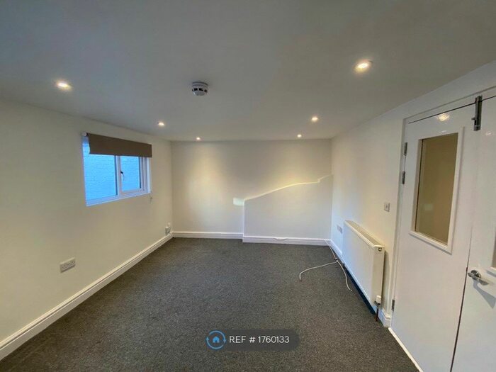 1 Bedroom Flat To Rent In Fore Street, Exeter, EX4
