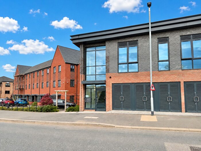 2 Bedroom Flat To Rent In Cheyne Avenue, Wellingborough, NN8
