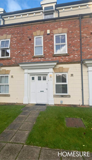 4 Bedroom Manor House To Rent In Chester High Road, Neston, CH64