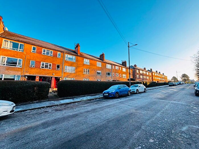 2 Bedroom Flat To Rent In Corrour Road, Glasgow, G43
