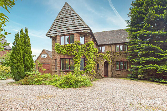 3 Bedroom Detached House For Sale In Windmill Lane, Ashbourne, DE6