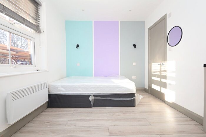 Studio To Rent In Cullington Close, Kenton, HA3