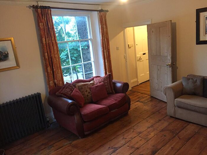 3 Bedroom Terraced House To Rent In A Lindum Road, LN2