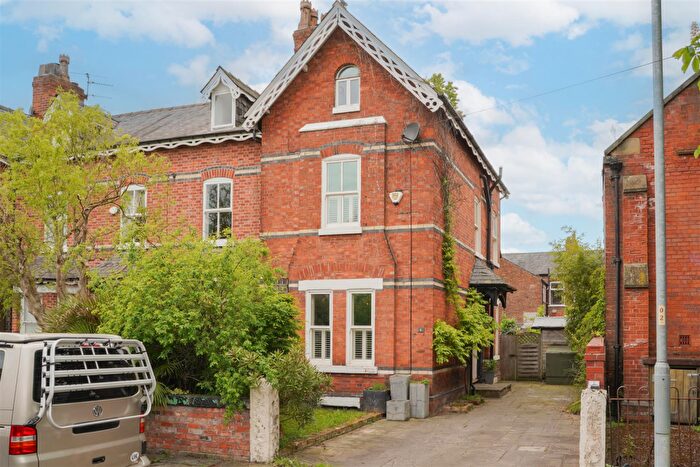 6 Bedroom Semi-Detached House For Sale In Chequers Road, Chorlton Green, M21