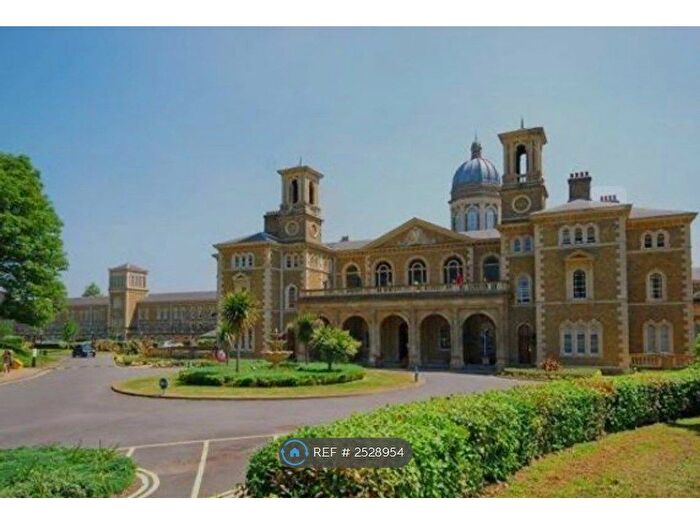 2 Bedroom Flat To Rent In Princess Park Manor, London, N11