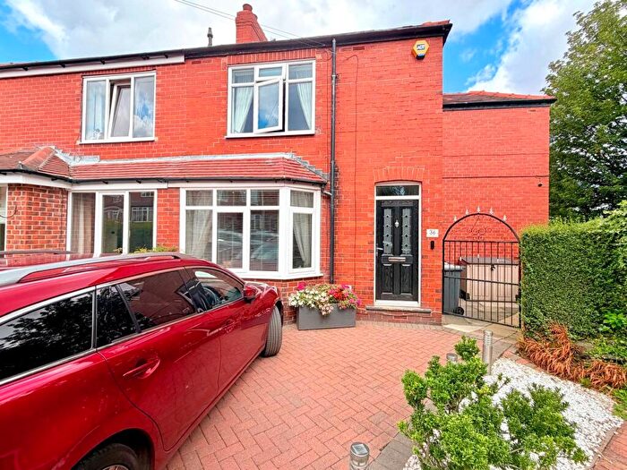 3 Bedroom Semi-Detached House For Sale In East Avenue, Wombwell, Barnsley, S73