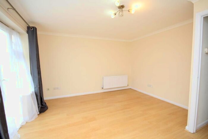 2 Bedroom Flat To Rent In Aster Court, Firethorn Close, Edgware, Middlesex, HA8