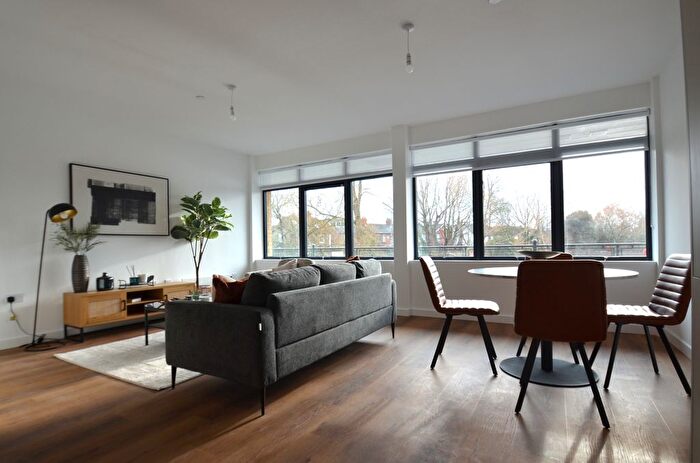 1 Bedroom Flat To Rent In Lakeside East, The Causeway, Staines-Upon-Thames, TW18