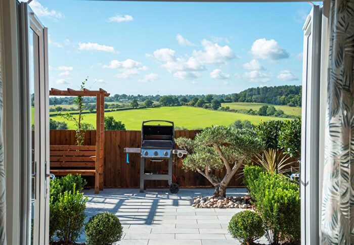 2 Bedroom Apartment For Sale In The Canthook, Old Royal Chace, Enfield, EN2