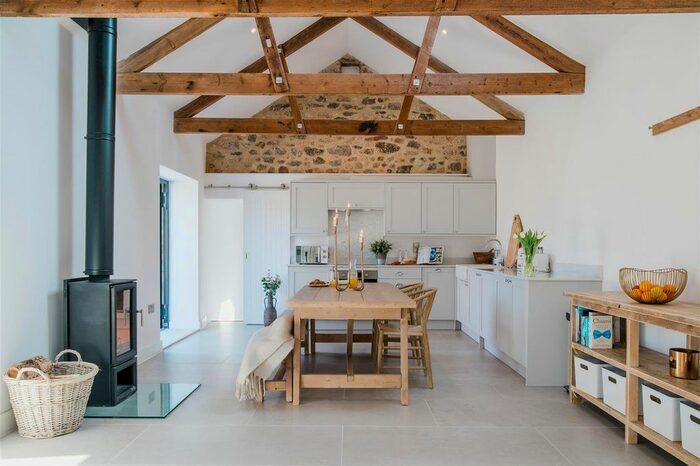 2 Bedroom Barn Conversion For Sale In Crelly, Trenear, Helston, TR13
