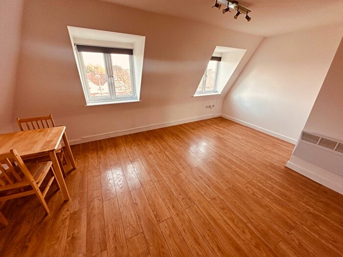 1 Bedroom Flat To Rent In Great North Road, Barnet, EN5