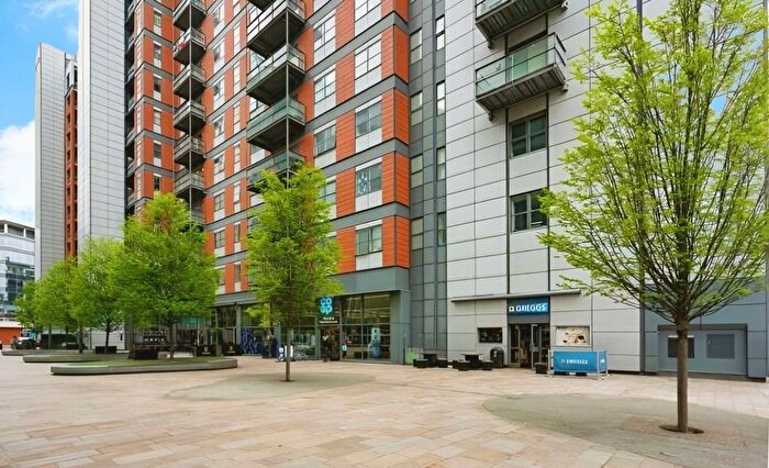 1 Bedroom Flat To Rent In West Point, Wellington Street, Leeds, West Yorkshire, LS1