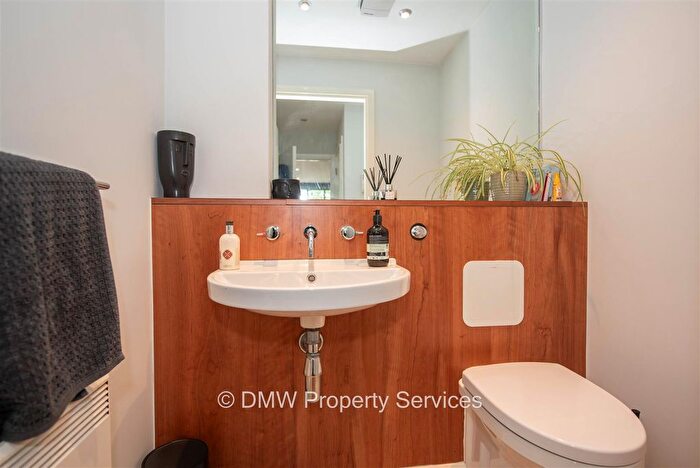 2 Bedroom Flat For Sale In Cranmer Street, Mapperley Park, Nottingham, NG3
