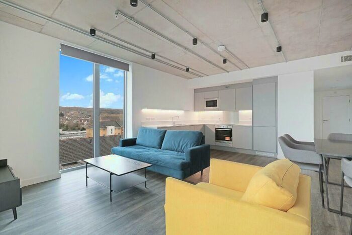 3 Bedroom Flat To Rent In Felixstowe Road, London, SE2