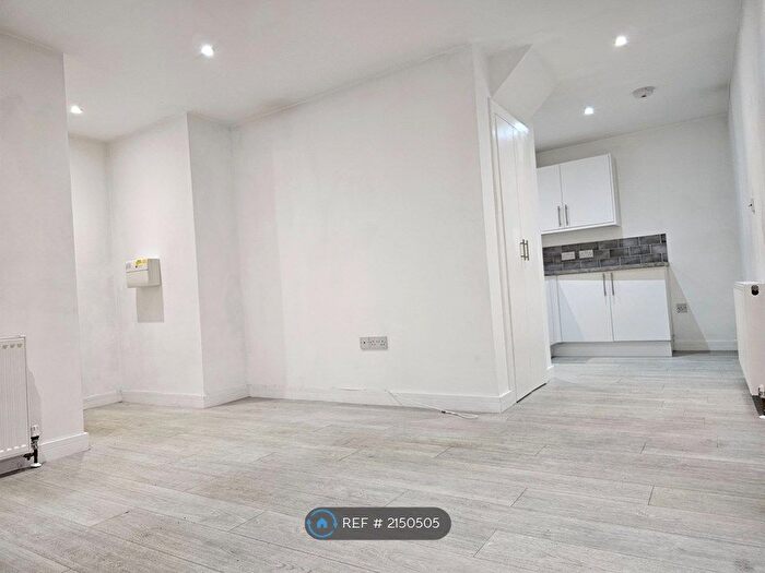 1 Bedroom Flat To Rent In King Edward Road, Maidstone, ME15