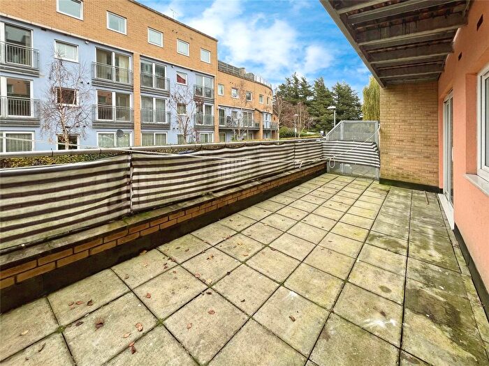 2 Bedroom Flat To Rent In Wooldridge Close, Bedfont, Middlesex, TW14