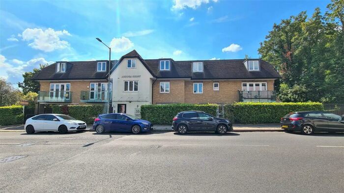 3 Bedroom Flat To Rent In Andora Court, Longmore Ave, East Barnet, EN4