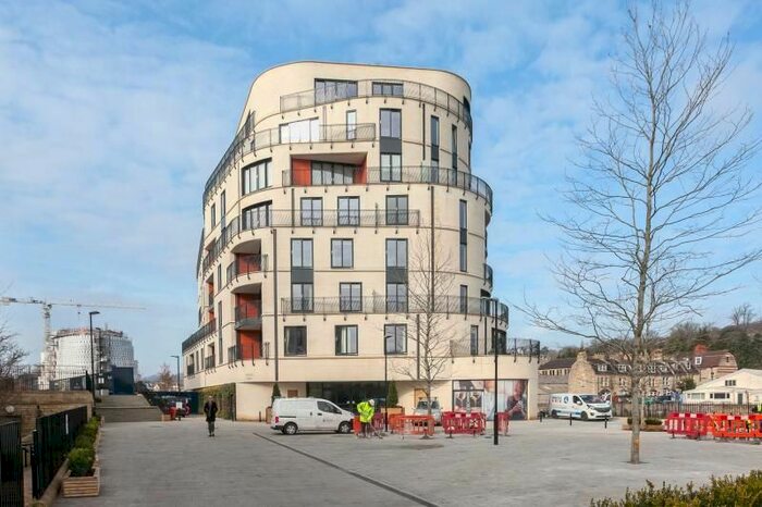 2 Bedroom Flat To Rent In Royal View, Victoria Bridge Road, Bath, BA2