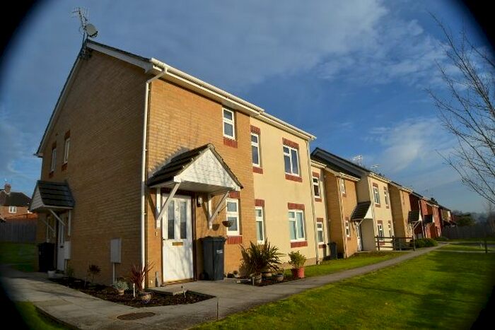 2 Bedroom Maisonette To Rent In Prices Lane, Reigate, RH2