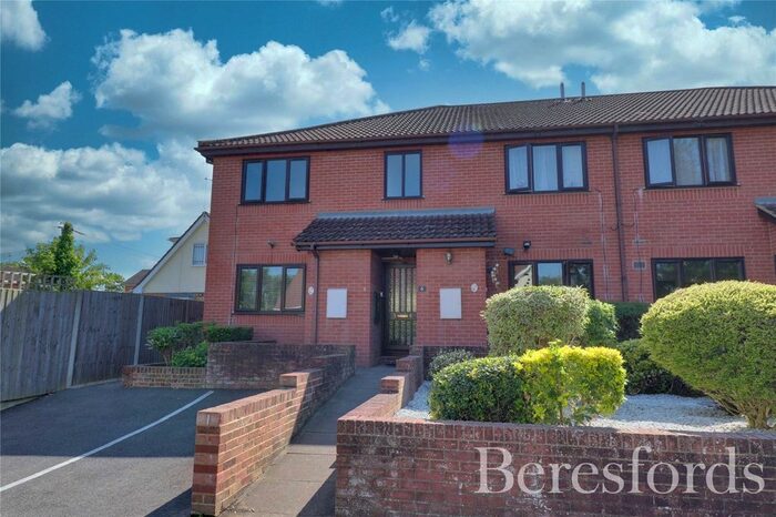 1 Bedroom Flat To Rent In Highfield Court, Highfield Road, CM11