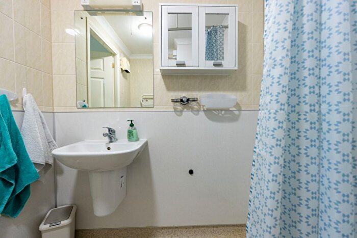 1 Bedroom Flat For Sale In Sandford Gate, Halleys Court, Kirkcaldy, KY1