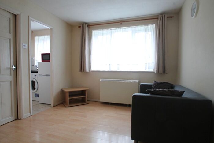 1 Bedroom Flat To Rent In Armoury Road, London, SE8