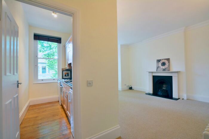 2 Bedroom Flat To Rent In Thornton Avenue, London, W4
