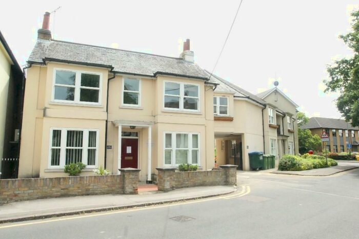 1 Bedroom Apartment To Rent In Pleasant Place, Walton-On-Thames, Surrey, KT12