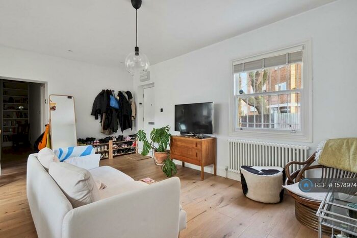 2 Bedroom Flat To Rent In Swain Court, London, SE13