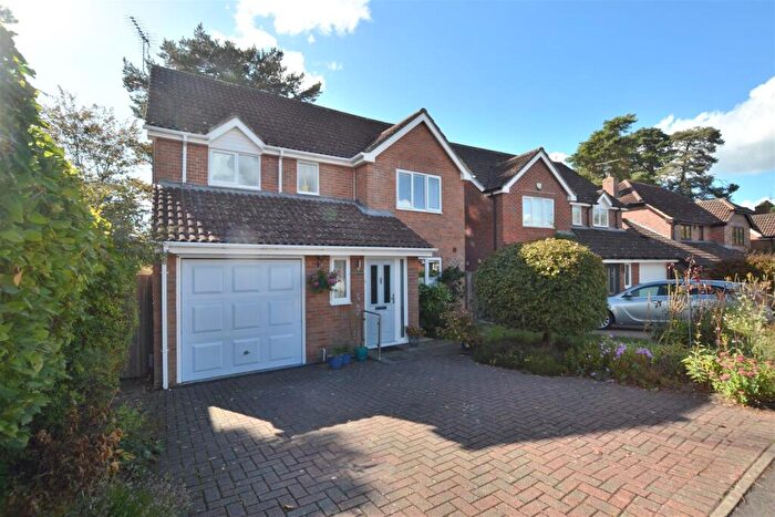 4 Bedroom Detached House For Sale In Longmead, Fleet, GU52