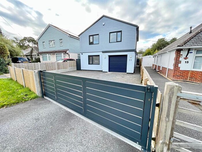 4 Bedroom Detached House For Sale In Dorchester Road, Upton, Poole, BH16