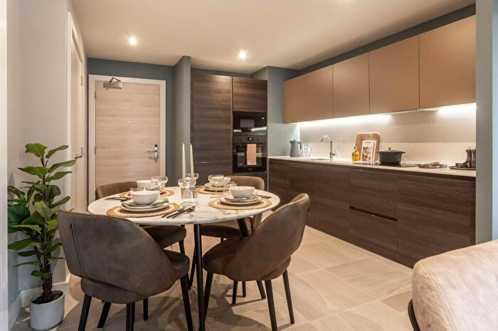 2 Bedroom Flat To Rent In New York Square, Soyo, Quarry Hill, Leeds, West Yorkshire, LS2