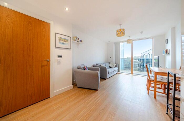 1 Bedroom Apartment For Sale In Thurston Road, Lewisham, London, SE13