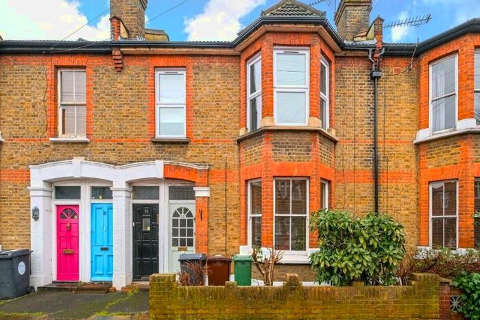 1 Bedroom Flat To Rent In Wellesley Road, Walthamstow, London, E17