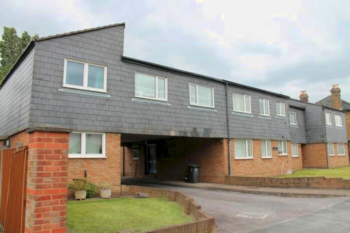 2 Bedroom Flat To Rent In Grange Court, Grange Road, Egham, Surrey TW20