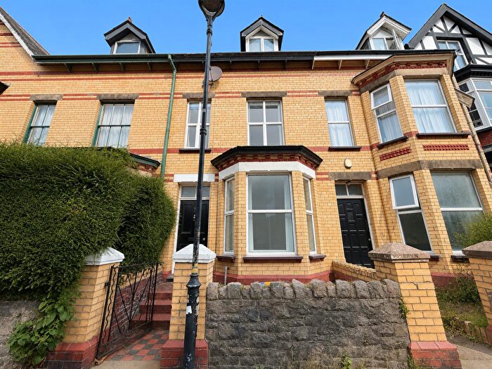 5 Bedroom House For Sale In College Road, Bangor, LL57